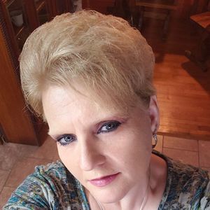 Meet your Posher, Yalanda denice